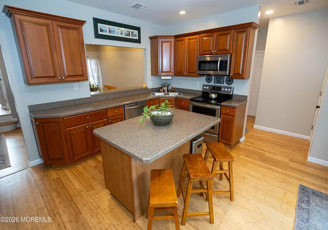 Photo 1 of Single family home for sale at 40 Weldon Rd, Matawan, NJ 07747 | MLS# 22630408 | Listing updated on 2026-09-25