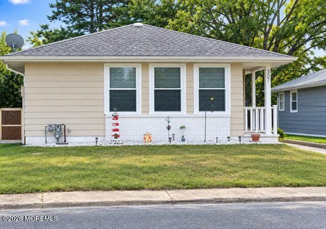 Photo 1 of Single family home for sale at 307 Barbados Dr N, Toms River, NJ 08757 | MLS# 22630475 | Listing updated on 2026-10-05
