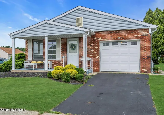 Photo 1 of Single family home for sale at 2 Tropicana Ct, Toms River, NJ 08757 | MLS# 22630491 | Listing updated on 2026-09-27