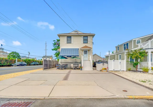 Listing Photo 2 - Condo for sale in building located at 111 Princeton Ave, Lavallette, NJ 08735 - Unit #2