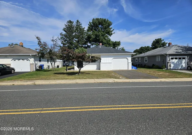 Photo 2 of Single family home for sale at 503 Jamaica Blvd, Toms River, NJ 08757 | MLS# 22631206 | Listing updated on 2026-10-18