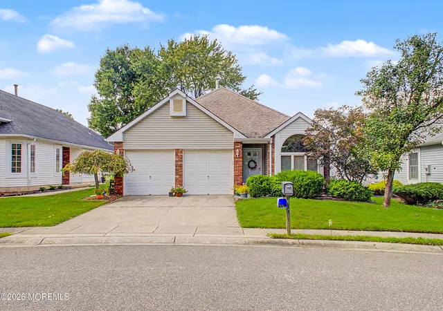 Photo 1 of Single family home for sale at 1516 Burr Oak Rd, Toms River, NJ 08755 | MLS# 22631440 | Listing updated on 2026-10-28