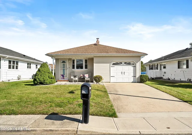 Photo 2 of Single family home for sale at 30 Bonaire Dr, Toms River, NJ 08757 | MLS# 22632177 | Listing updated on 2026-10-25
