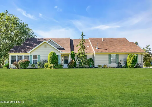 Photo 1 of Single family home for sale at 11 Ivy Hl Rd, Lakewood, NJ 08701 | MLS# 22631474 | Listing updated on 2026-10-11