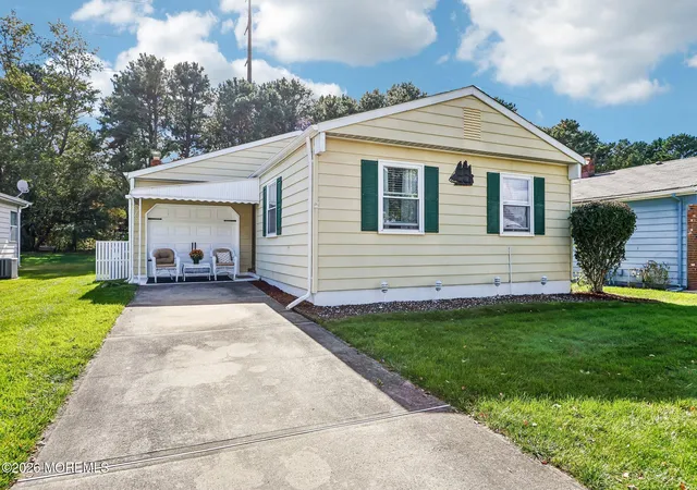 Photo 1 of Single family home for sale at 123 San Carlos St, Toms River, NJ 08757 | MLS# 22633520 | Listing updated on 2026-10-28