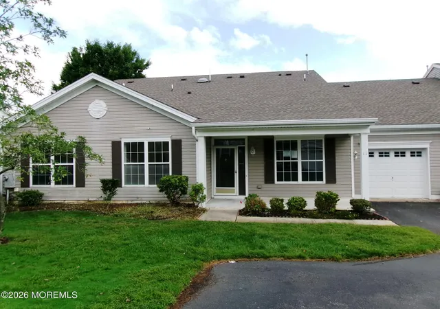 Photo 1 of Single family home for sale at 11 Sunnyfield Ln, Lakewood, NJ 08701 | MLS# 22631612 | Listing updated on 2026-10-07