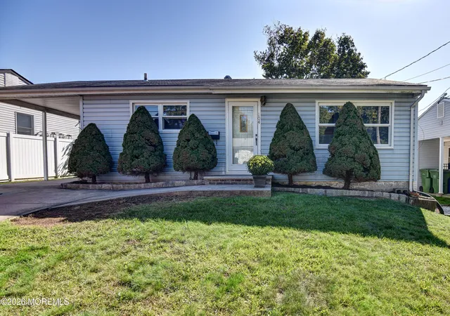 Photo 1 of Single family home for sale at 104 Pinetree Dr, Parlin, NJ 08859 | MLS# 22633420 | Listing updated on 2026-10-26