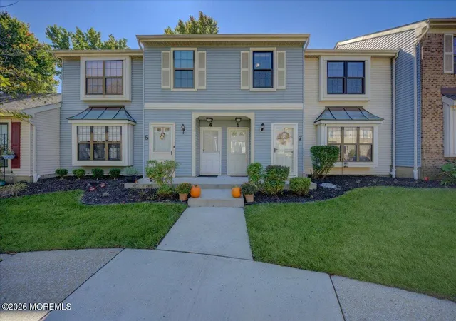Listing Photo 4 - Condo for sale in building located at 8 Deptford Ct, Freehold, NJ 07728 - Unit #6