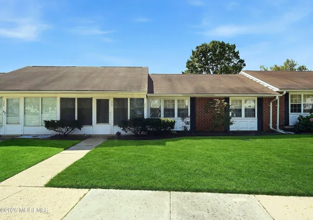 Photo 1 of Single family home for sale at 1005b Aberdeen Dr #100b, Lakewood, NJ 08701 | MLS# 22632526 | Listing updated on 2026-10-28