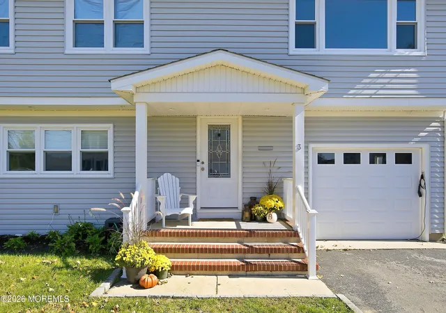 Photo 3 of Single family home for sale at 3 King St, Toms River, NJ 08753 | MLS# 22633675 | Listing updated on 2026-10-28