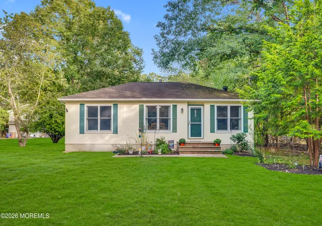 Photo 1 of Single family home for sale at 165 Sams Rd, Jackson, NJ 08527 | MLS# 22632119 | Listing updated on 2026-10-11
