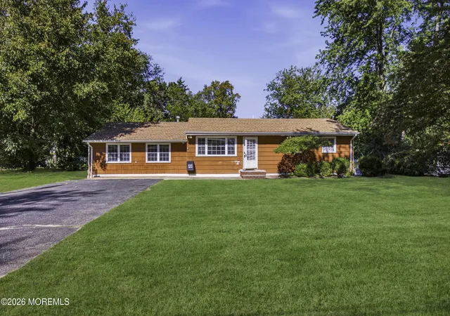 Photo 1 of Single family home for sale at 9 Hemlock Ct, Jackson, NJ 08527 | MLS# 22631960 | Listing updated on 2026-10-09