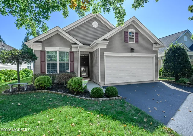 Photo 1 of Single family home for sale at 75 Huntington Dr, Jackson, NJ 08527 | MLS# 22632651 | Listing updated on 2026-10-26