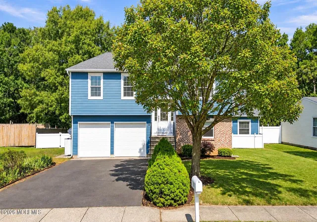 Photo 1 of Single family home for sale at 15 Deer Run Dr N, Barnegat, NJ 08005 | MLS# 22632091 | Listing updated on 2026-10-18