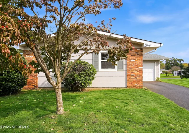 Photo 1 of Sale Pending at 5 Thomas Ct, Brick, NJ 08724 | MLS# 22632889 | Listing updated on 2026-10-21