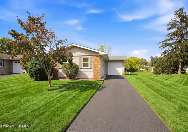 Photo 2 of Sale Pending at 5 Thomas Ct, Brick, NJ 08724 | MLS# 22632889 | Listing updated on 2026-10-21
