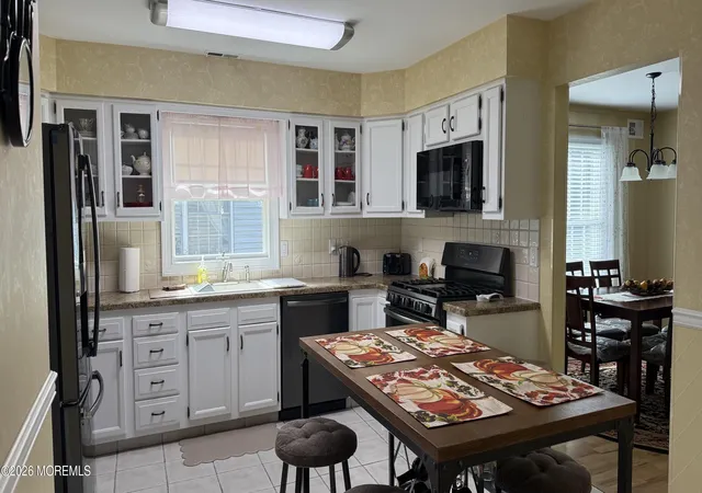 Photo 4 of Single family home for sale at 1890 Buttonwood Ave, Toms River, NJ 08755 | MLS# 22632125 | Listing updated on 2026-10-26
