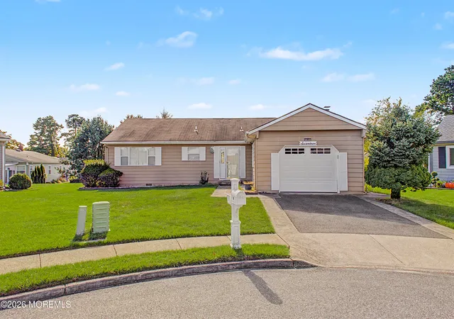 Photo 1 of Single family home for sale at 17 Jobson Ct, Toms River, NJ 08757 | MLS# 22632154 | Listing updated on 2026-10-26