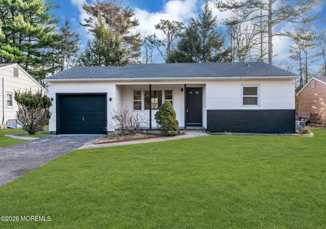 Photo 2 of Single family home for sale at 6 Stanford Dr, Toms River, NJ 08757 | MLS# 22632203 | Listing updated on 2026-10-25