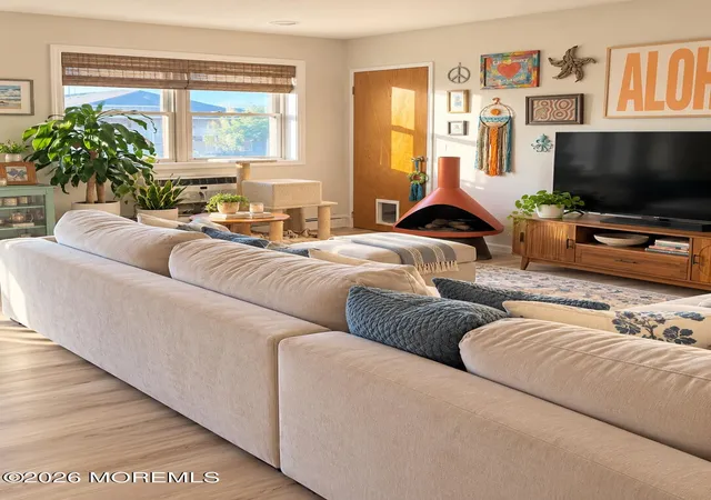 Listing Photo 4 - Condo for sale in building located at 46 Wharfside Dr, Monmouth Beach, NJ 07750 - Unit #46
