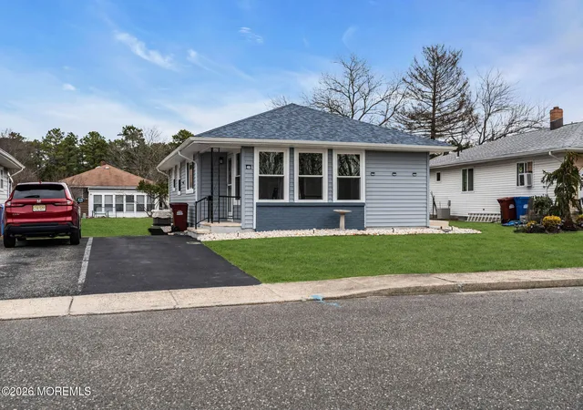 Photo 2 of Single family home for sale at 46 Falmouth St, Toms River, NJ 08757 | MLS# 22632279 | Listing updated on 2026-10-15