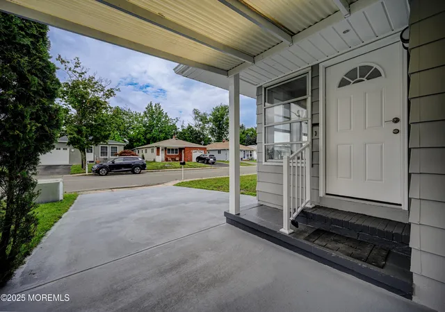 Photo 4 of Single family home for sale at 234 N Charlotteville Dr, Toms River, NJ 08757 | MLS# 22632325 | Listing updated on 2026-10-28