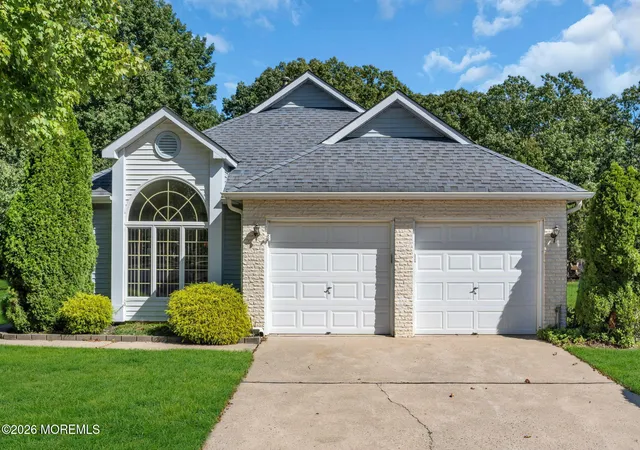 Photo 1 of Single family home for sale at 1562 Snowberry Ct, Toms River, NJ 08755 | MLS# 22632371 | Listing updated on 2026-10-21