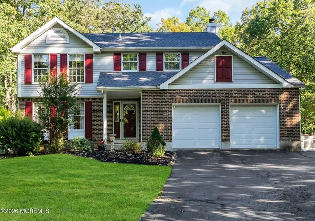 Photo 1 of Single family home for sale at 272 W Veterans Hwy, Jackson, NJ 08527 | MLS# 22632452 | Listing updated on 2026-10-26