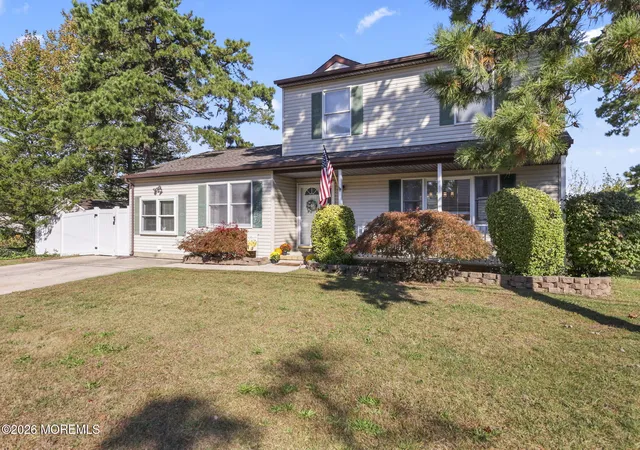 Photo 3 of Single family home for sale at 568 Marbro Ave, Brick, NJ 08724 | MLS# 22632411 | Listing updated on 2026-10-26