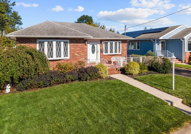 Single family home for sale at 176 Grenville St, Woodbridge, NJ 07095 | MLS# 22632413