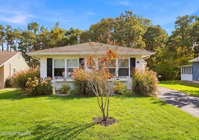 Photo 1 of Single family home for sale at 32 Seaview Ave, Brick, NJ 08723 | MLS# 22633014 | Listing updated on 2026-10-26