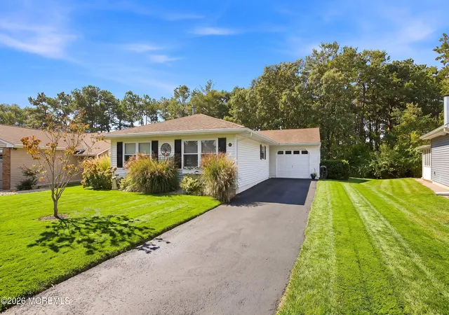 Photo 2 of Single family home for sale at 32 Seaview Ave, Brick, NJ 08723 | MLS# 22633014 | Listing updated on 2026-10-26