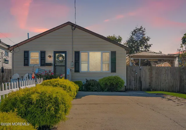 Photo 1 of Single family home for sale at 166 Hudson Ave, Middletown, NJ 07748 | MLS# 22632580 | Listing updated on 2026-10-19