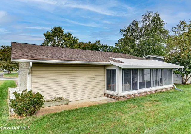 Photo 2 of Single family home for sale at 29 Blake Cir, Brick, NJ 08724 | MLS# 22632604 | Listing updated on 2026-10-26