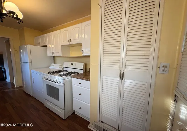Photo 3 of Sale Pending at 109 Marshall Concourse, Keyport, NJ 07735 | MLS# 22632612 | Listing updated on 2026-10-28