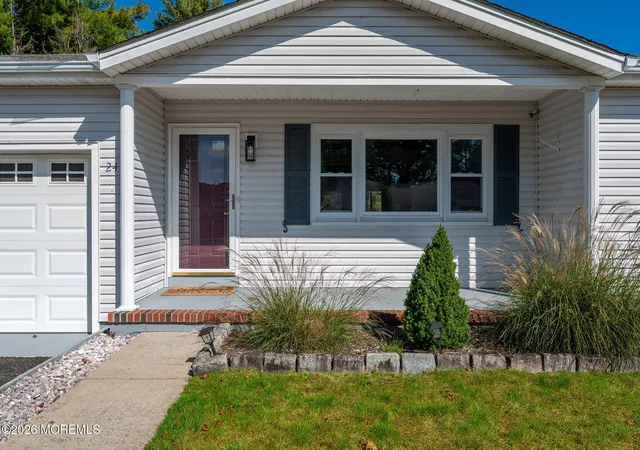 Photo 3 of Single family home for sale at 24 Rutland Dr, Toms River, NJ 08757 | MLS# 22632652 | Listing updated on 2026-10-26