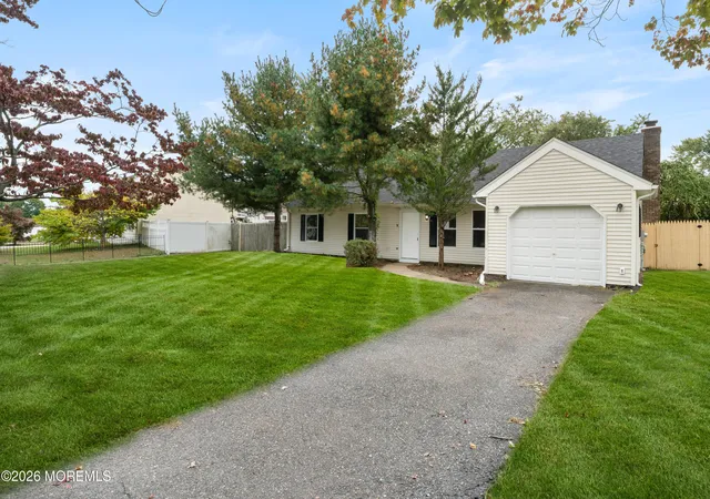 Photo 1 of Single family home for sale at 1093 Eaglehurst Rd, Toms River, NJ 08753 | MLS# 22632722 | Listing updated on 2026-10-16