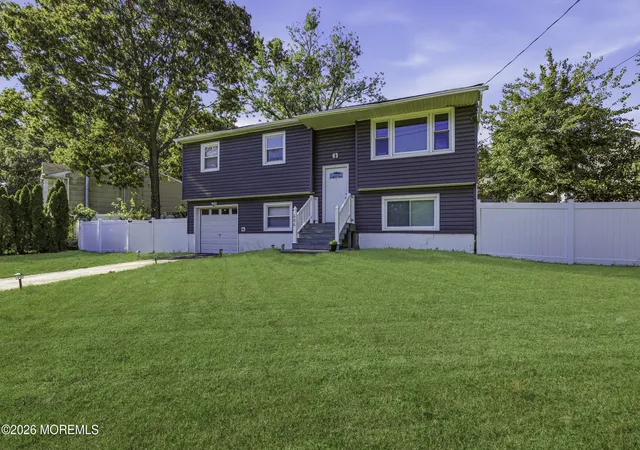 Photo 1 of Single family home for sale at 606 Dale Dr, Toms River, NJ 08753 | MLS# 22633418 | Listing updated on 2026-10-22