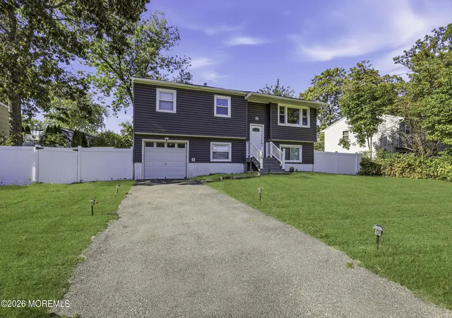 Photo 2 of Single family home for sale at 606 Dale Dr, Toms River, NJ 08753 | MLS# 22633418 | Listing updated on 2026-10-22