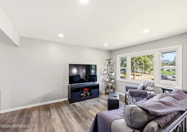 Photo 4 of Single family home for sale at 606 Dale Dr, Toms River, NJ 08753 | MLS# 22633418 | Listing updated on 2026-10-22