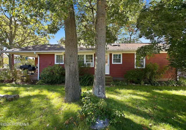 Photo 4 of Single family home for sale at 1129 Sylvan Dr, Toms River, NJ 08753 | MLS# 22633048 | Listing updated on 2026-10-27