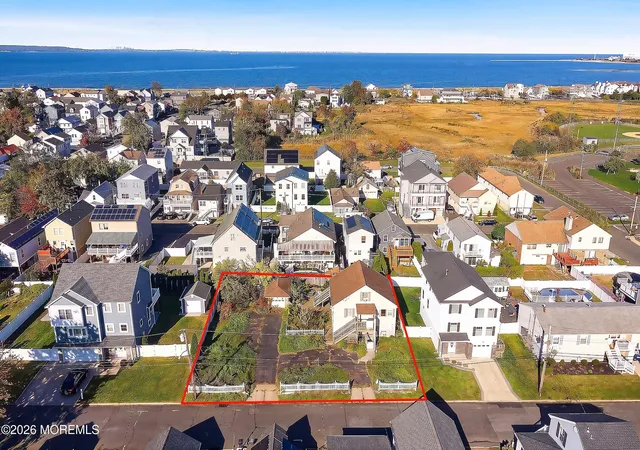 Photo 4 of Single family home for sale at 925 6th Street, Keyport, NJ 07735 | MLS# 22633187 | Listing updated on 2026-10-29