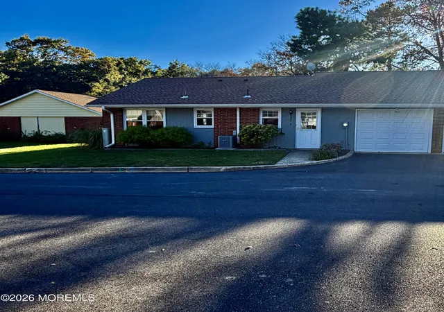 Photo 3 of Single family home for sale at 442 D Cheshire Ct, Lakewood, NJ 08701 | MLS# 22632991 | Listing updated on 2026-10-27