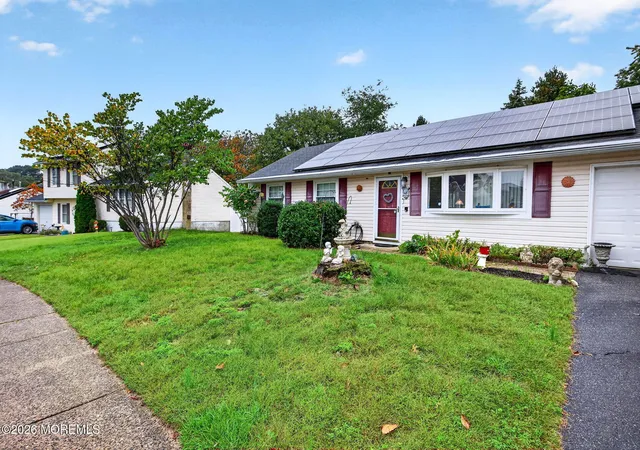 Photo 1 of Single family home for sale at 7 Colonial Ct, Barnegat, NJ 08005 | MLS# 22633032 | Listing updated on 2026-10-21