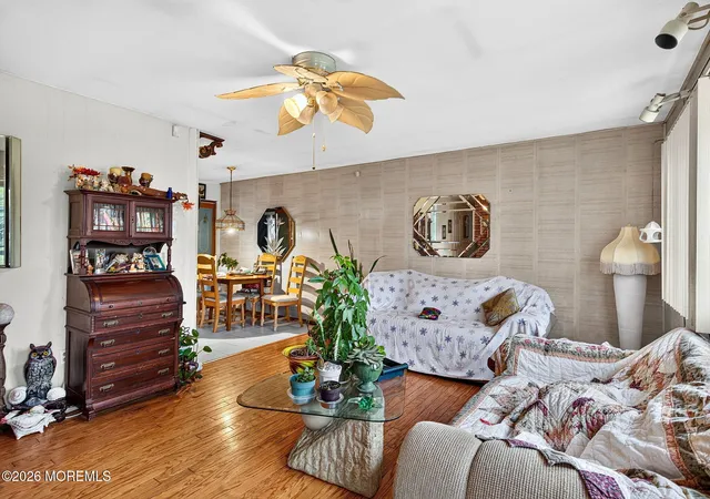 Photo 4 of Single family home for sale at 7 Colonial Ct, Barnegat, NJ 08005 | MLS# 22633032 | Listing updated on 2026-10-21