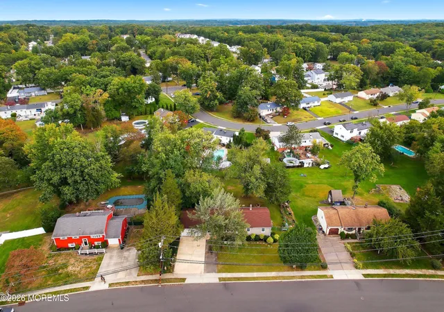 Photo 2 of Single family home for sale at 8 Hampton Rd, Howell, NJ 07731 | MLS# 22633091 | Listing updated on 2026-10-26
