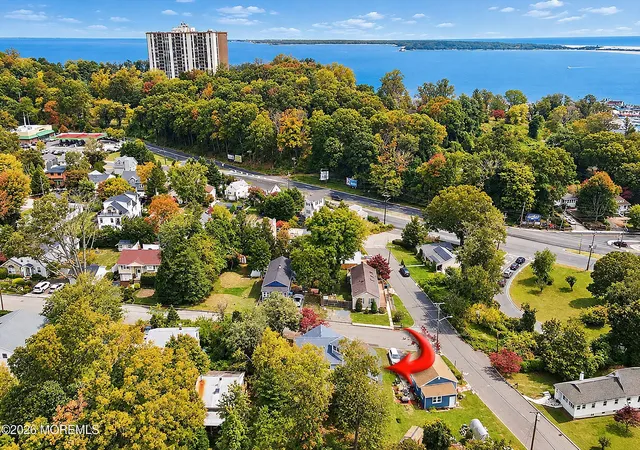 Photo 2 of Single family home for sale at 4 Oneida Ave, Atlantic Highlands, NJ 07716 | MLS# 22633108 | Listing updated on 2026-10-26