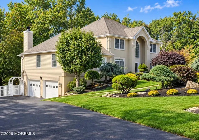 Photo 4 of Single family home for sale at 11 Tower Hl Ln, Old Bridge, NJ 08857 | MLS# 22633105 | Listing updated on 2026-10-26