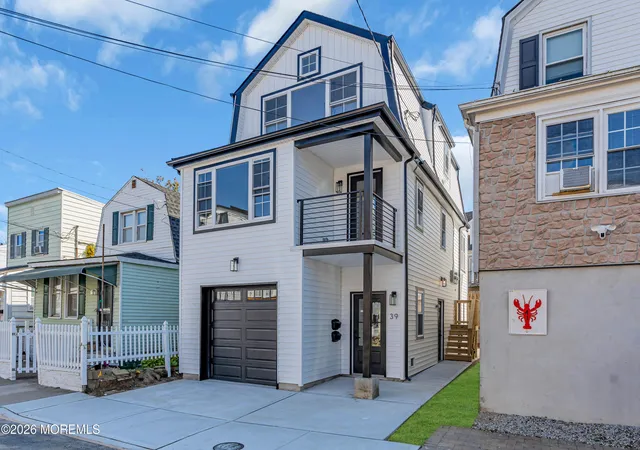 Photo 3 of House for sale at 39 Seadrift Ave, Highlands, NJ 07732 | MLS# 22633125 | Listing updated on 2026-10-20