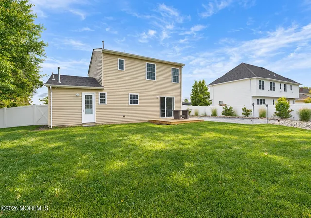 Photo 4 of Single family home for sale at 70 Pilot Dr, Brick, NJ 08723 | MLS# 22633251 | Listing updated on 2026-10-27